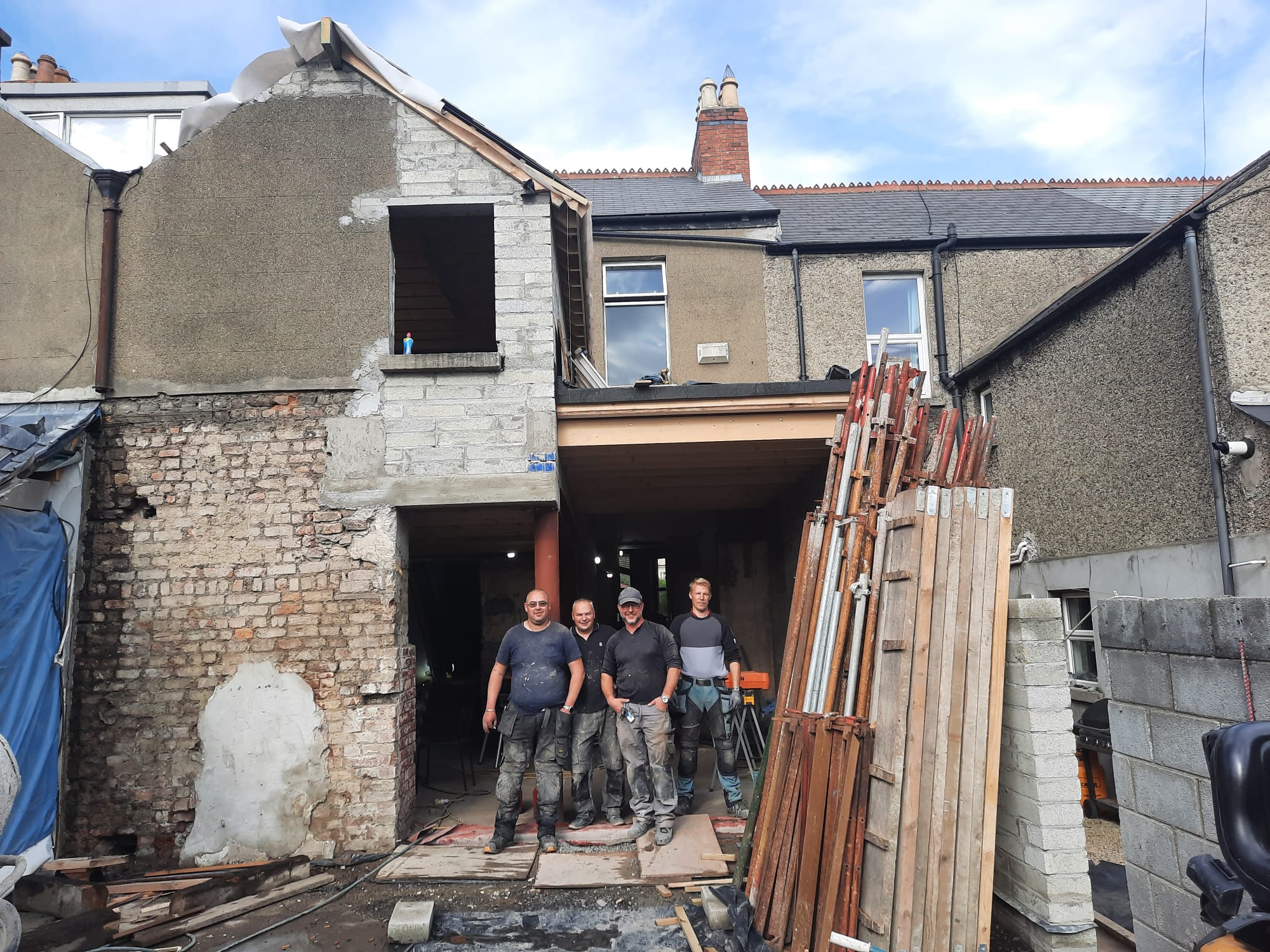 Building Berg team working on a construction project